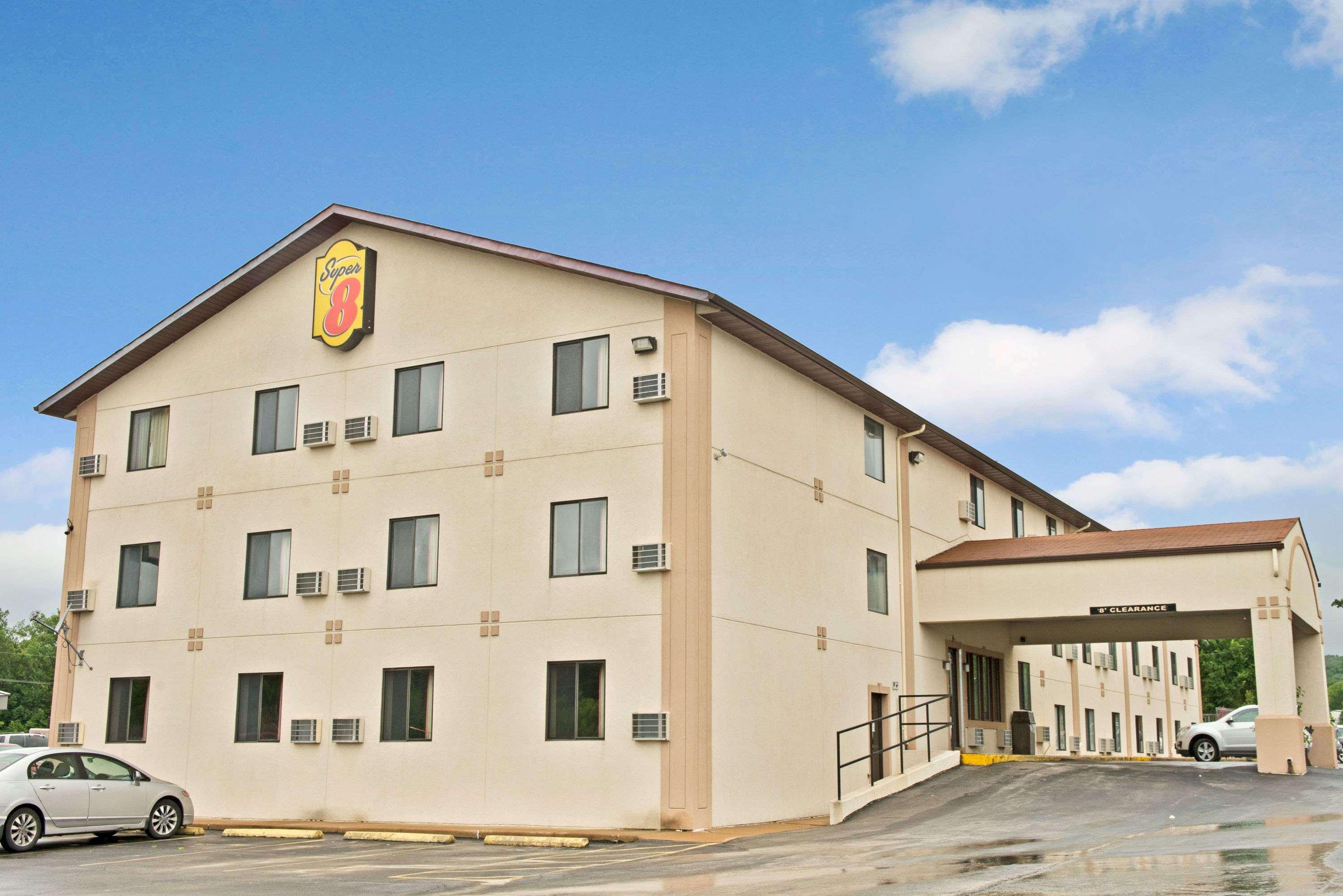 Super 8 By Wyndham Eureka/Six Flags Nearby Hotel Exterior foto