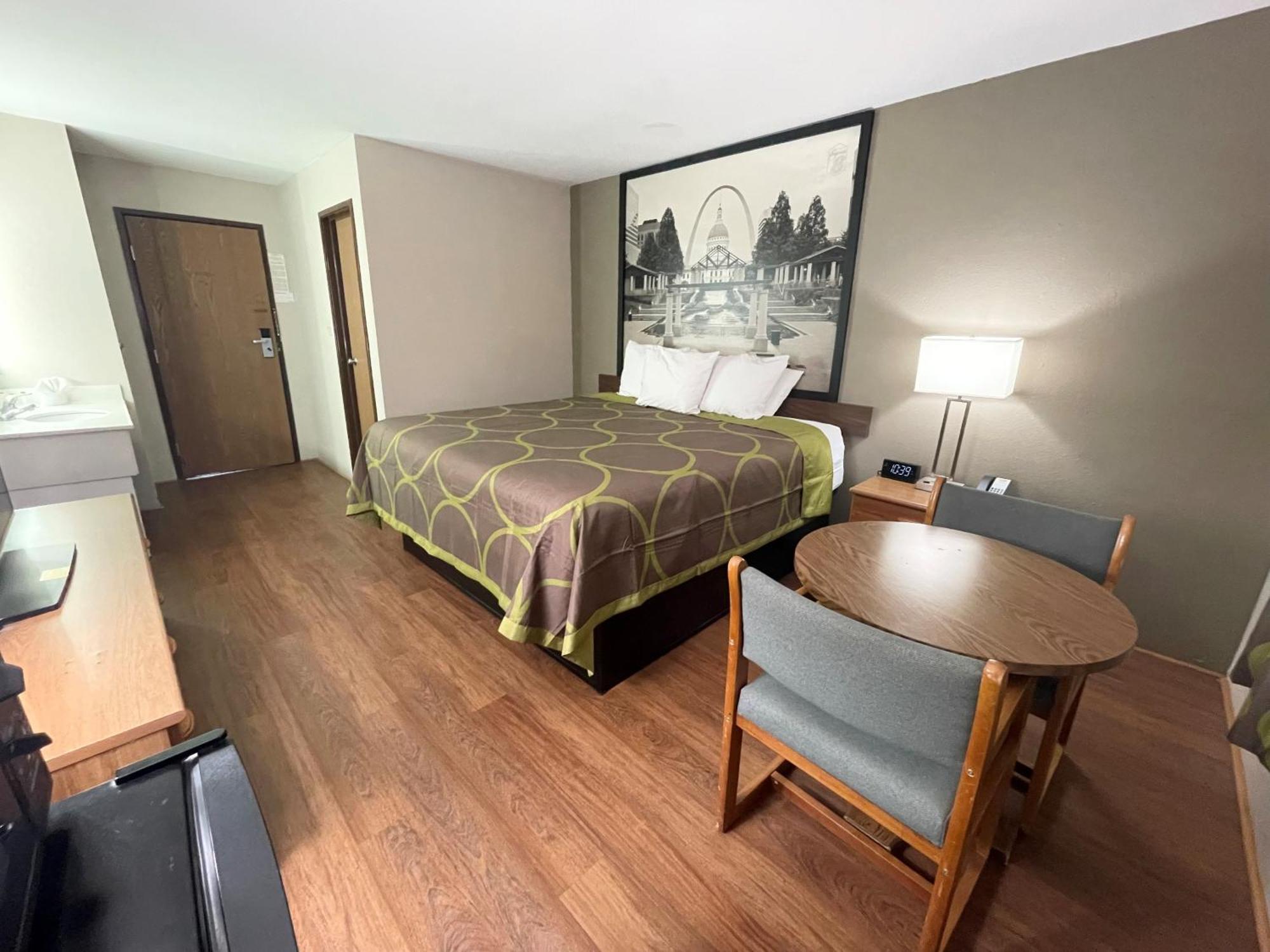 Super 8 By Wyndham Eureka/Six Flags Nearby Hotel Exterior foto